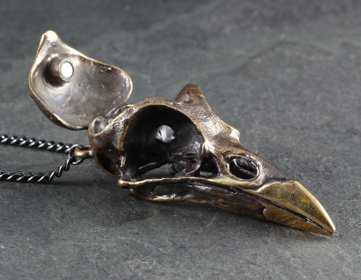 Magpie Skull Locket - Bronze