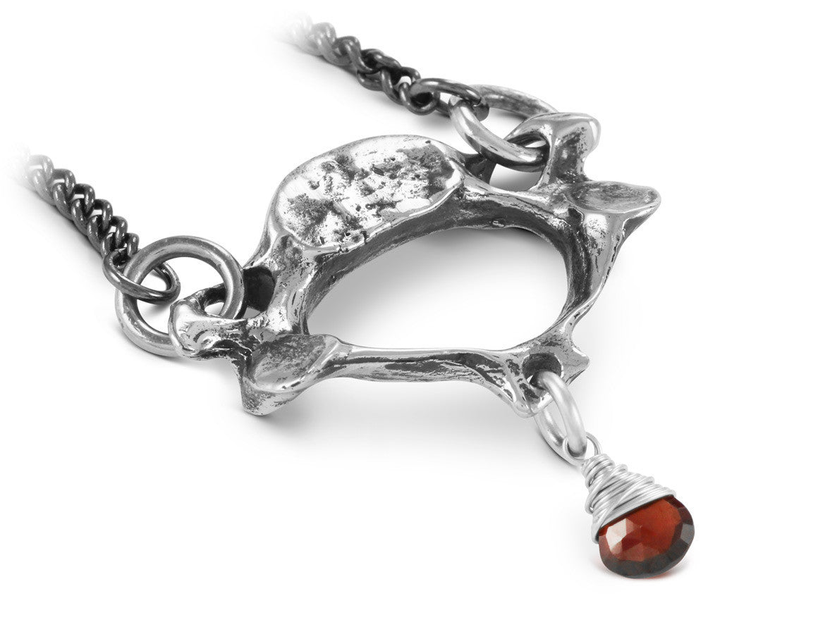 Vertebra Necklace with Garnet in Silver